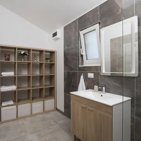 Euphoria Mit Pool, Sauna Und Whirlpool Višnjan