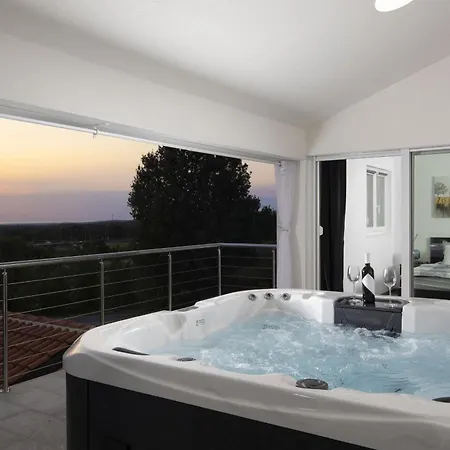 Ferienhaus Euphoria Mit Pool, Sauna Und Whirlpool