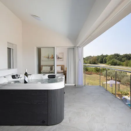 Vakantiehuis Euphoria Mit Pool, Sauna Und Whirlpool