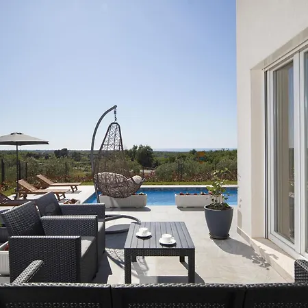 Prázdninový dům Euphoria Mit Pool, Sauna Und Whirlpool Višnjan