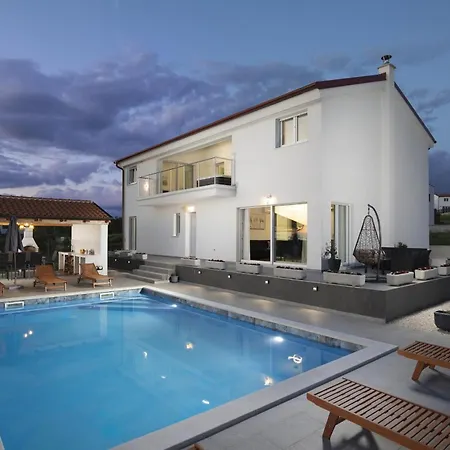 Euphoria Mit Pool, Sauna Und Whirlpool *