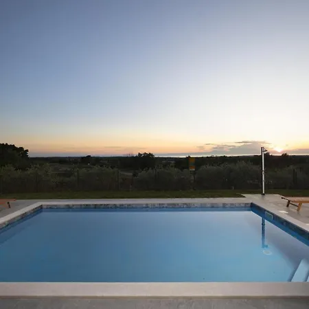 Euphoria Mit Pool, Sauna Und Whirlpool Prázdninový dům Višnjan